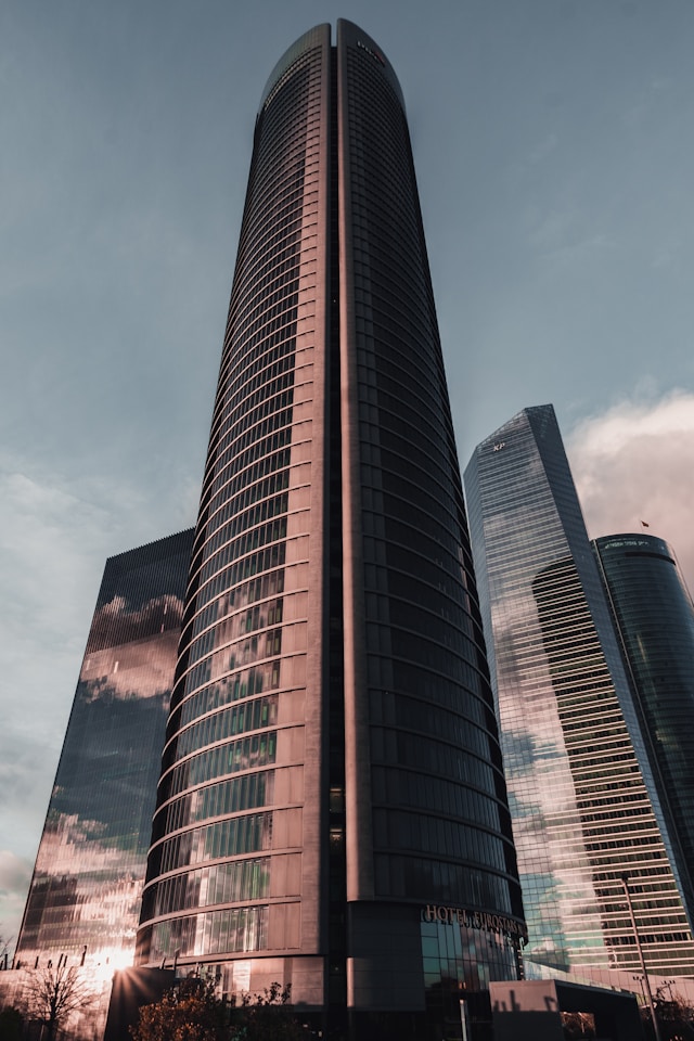 Elegant Landing Page Design Example - modern and minimal